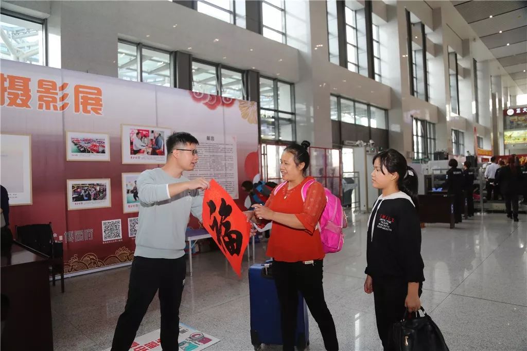 “我回来了!”春运第一天,贵港用最温暖的方式欢迎你回家