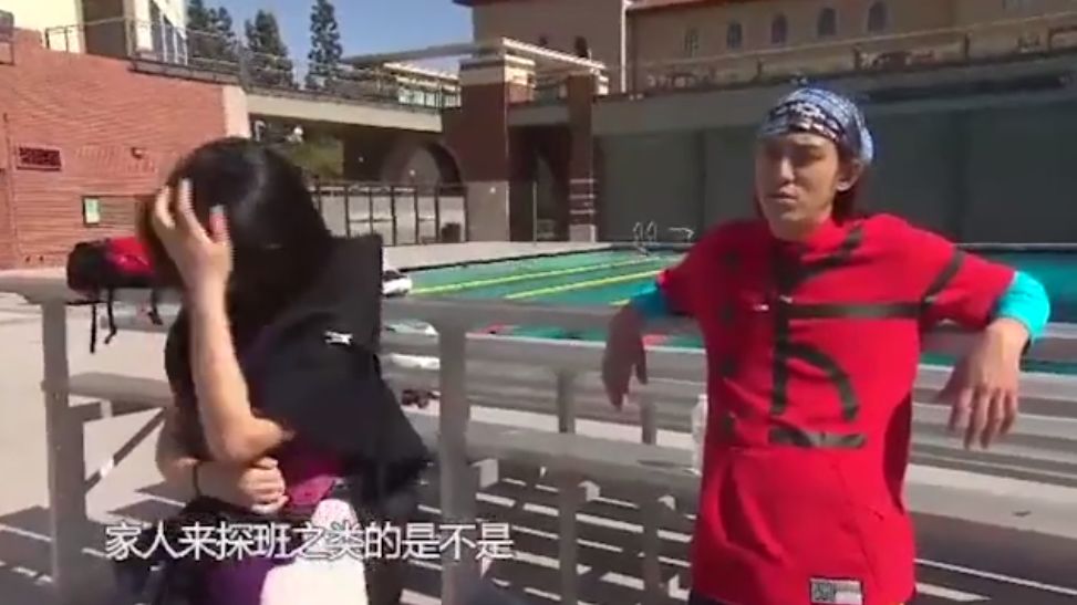 连续8年蝉联全球最美100人，35岁性感*物尤**凭美胸翻红，网友：我就是馋她身子