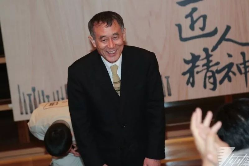 8年不许用手机、不许谈恋爱，他痛骂过的60个光头后来都成了日本大师...