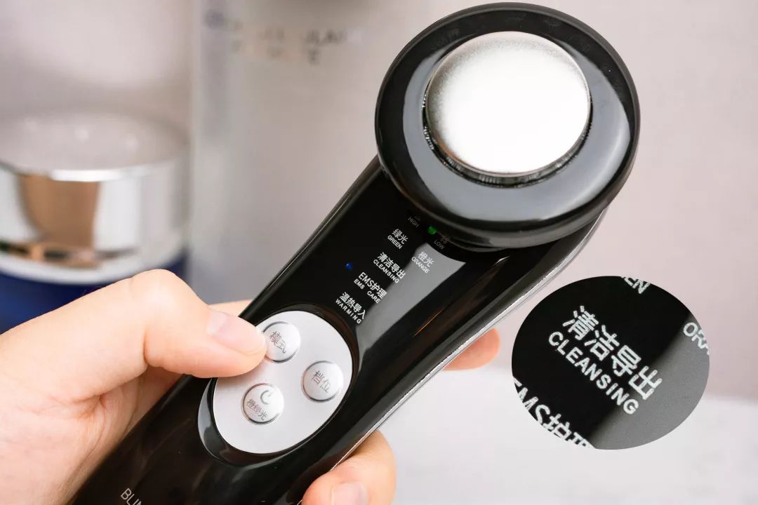 洗完脸后脸部还是能擦出脏东西,洗完脸后才知道脸上这么脏