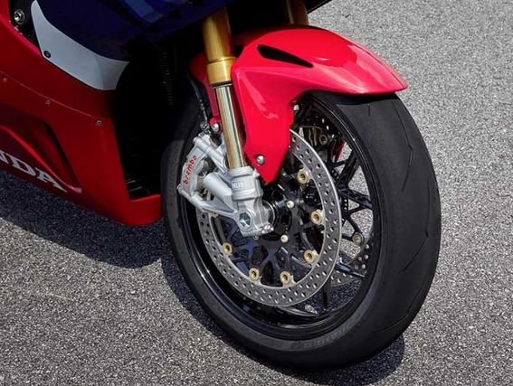 本田cbr1000rr和cbr1000rr-r对比,cbr1000rr和3r