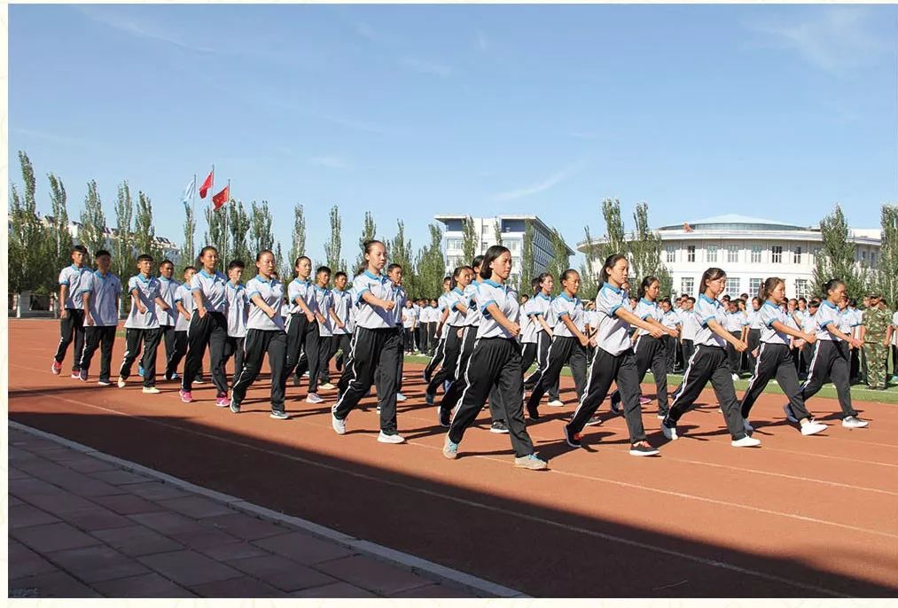 赤峰蒙中好吗,赤峰蒙中图片