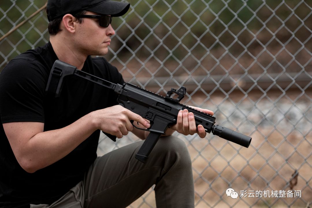 滚柱延迟闭锁的枪 (m4卡宾枪)