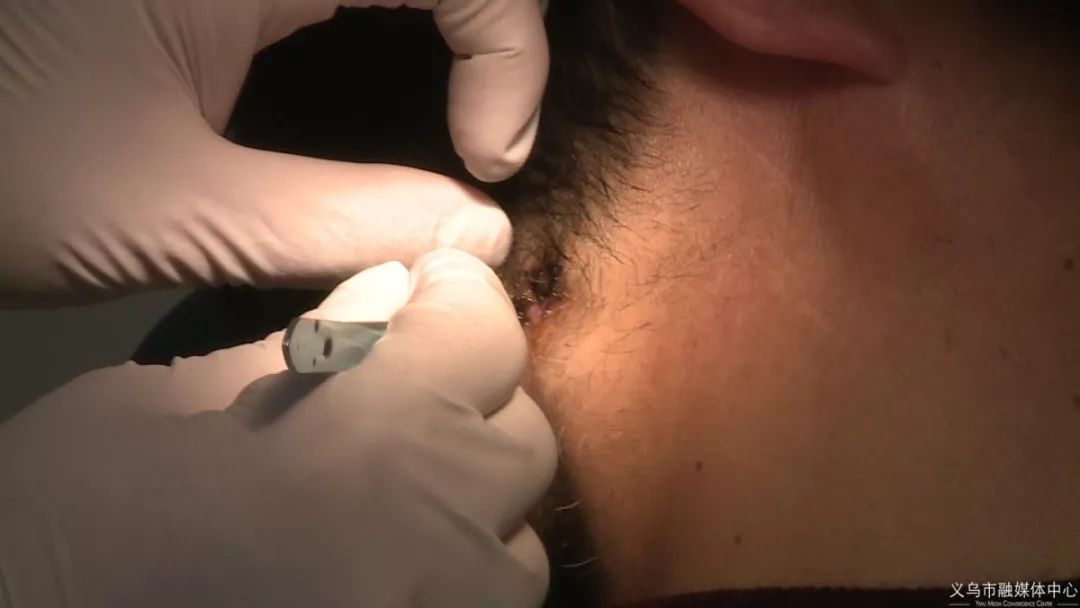 什么情况给牙医送锦旗,现在医生收到的各种锦旗