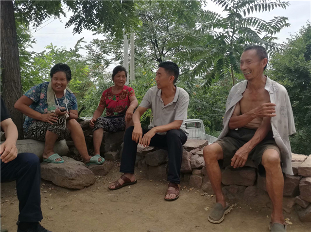 汝州市夏店镇黄沟村第一书记李青建土话不土