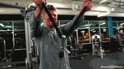 练肩穿衣服最有效的动作,如何提高气质不勾肩搭背