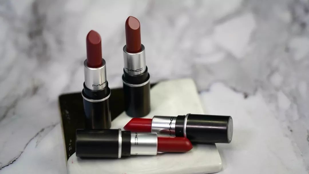 mac又纯又欲口红色号,mac粉嫩的口红色号