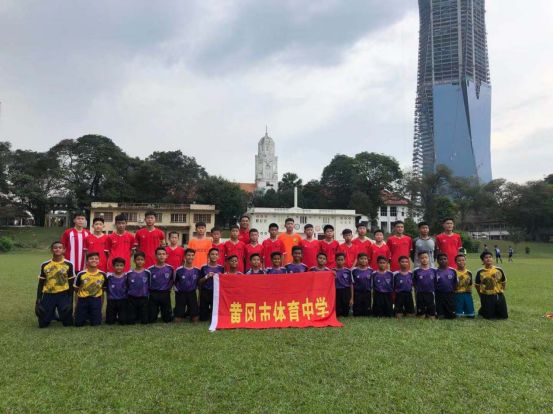 球逢对手，黄冈体校0-0战平维多利亚学院（U13）