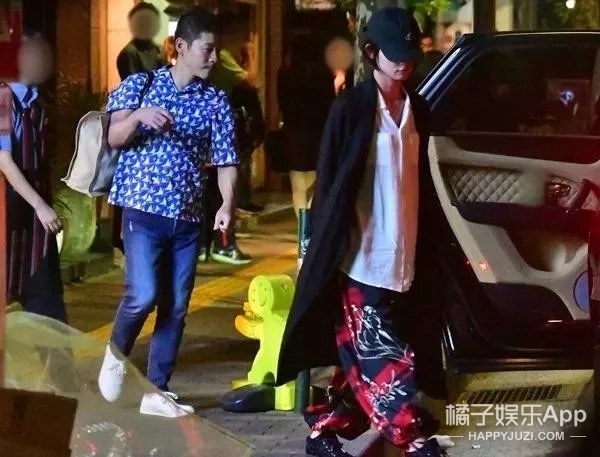 日本亿万富翁登上月球,日本亿万富翁线上寻爱共赴月球