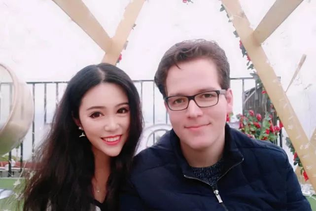 东北27岁姑娘裸嫁老外！洋婆婆的礼物是：旧自行车和洗衣机