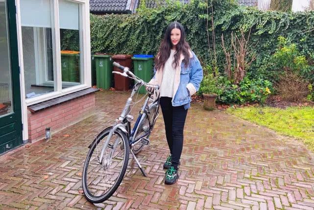 东北27岁姑娘裸嫁老外！洋婆婆的礼物是：旧自行车和洗衣机