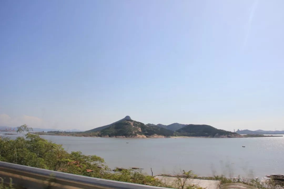 车主买了三菱劲炫，表示物有所值！操控良好的手动挡，外观前卫有格调，内饰被吐槽都不是大事儿