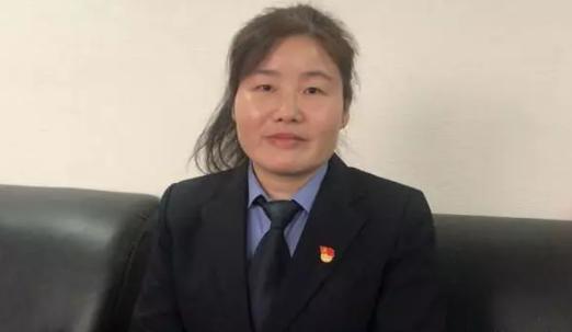 大客车女老司机,女司机驾龄十年零事故