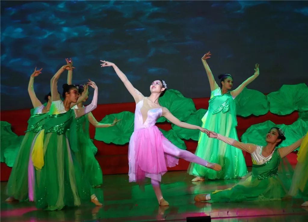 贵港三月三晚会,嗨翻啦