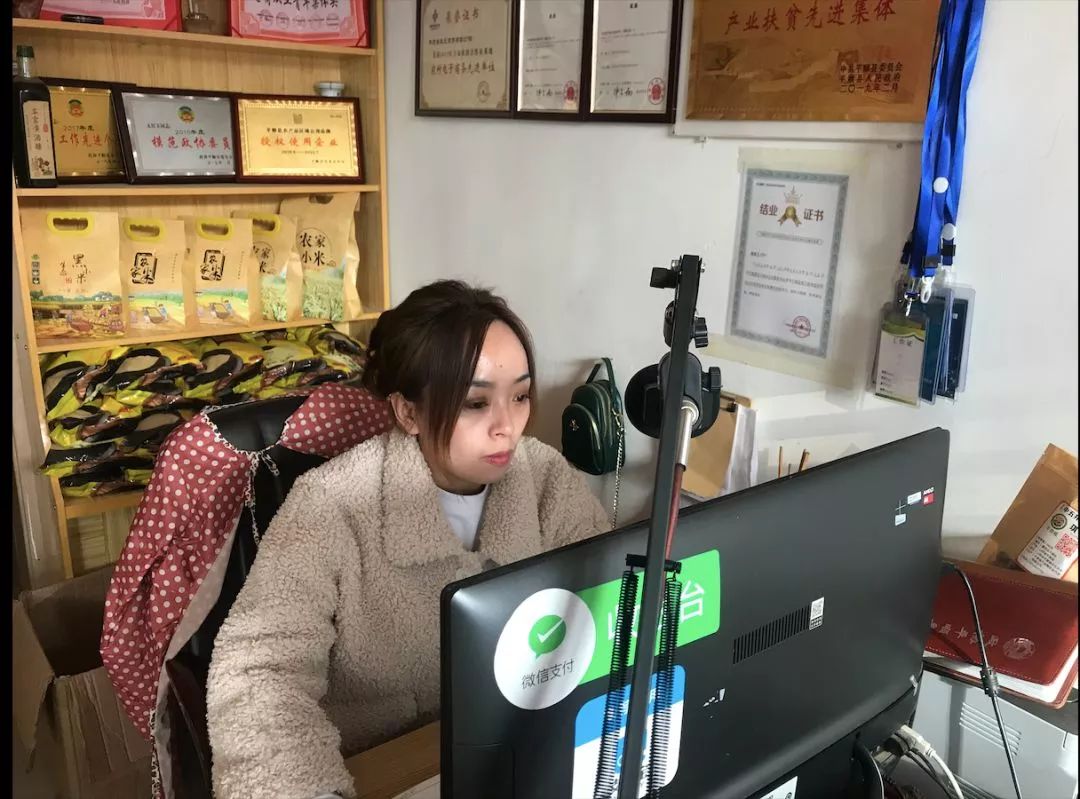 小县城适合女生开的店,小县城100万房子5年后价格