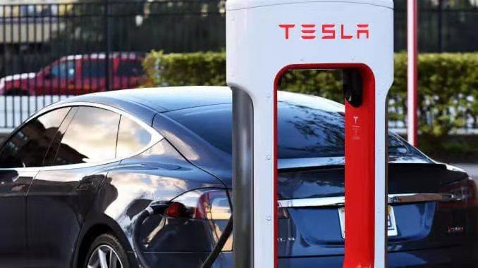 40元买千元空调，京东疑再遭薅羊毛事件；FBI已成功解锁iPhone；美团打车紧急下线“出租车感谢费”|雷锋早报