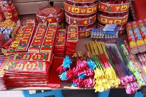 手指被鞭炮炸伤几天才好,放鞭炮不小心炸伤了眼睛