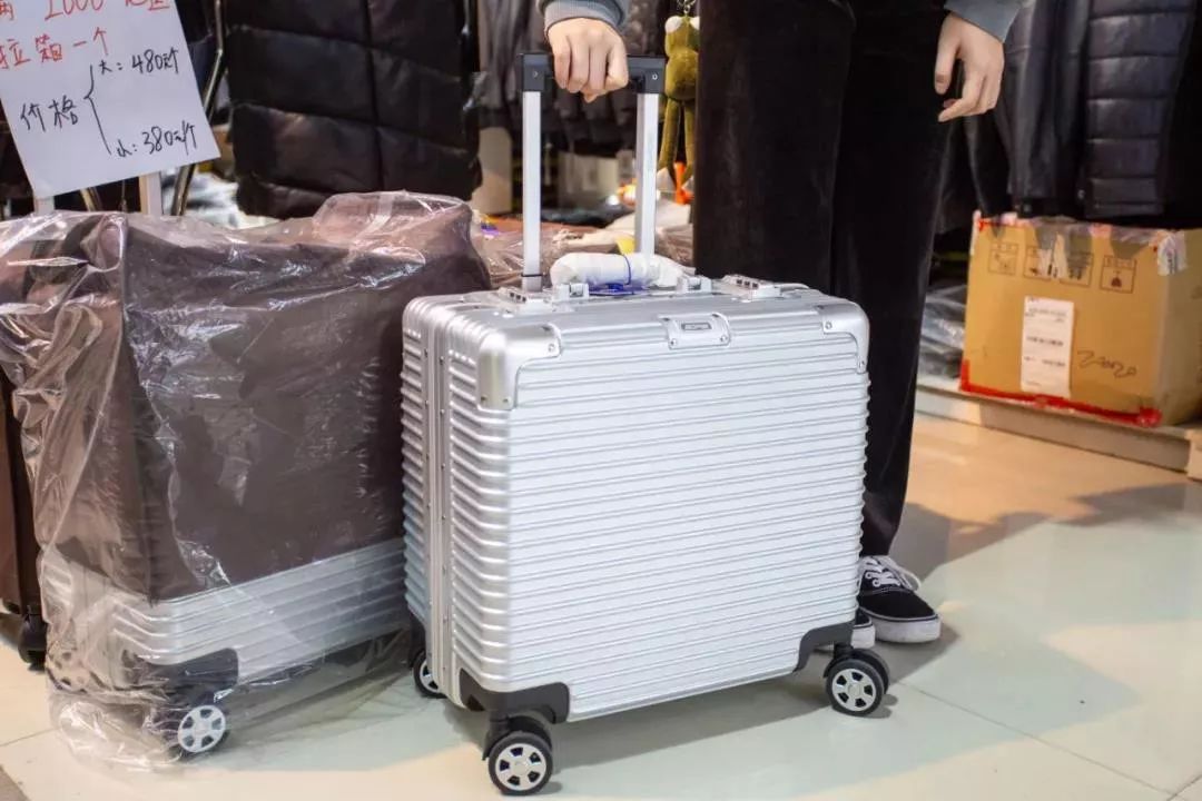 羽绒城清仓特价直播,羽绒服装清仓