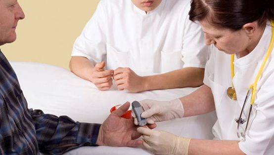 睡觉手麻什么原因,手麻的原因有哪些呢