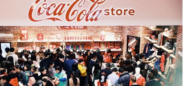 可口可乐中国首家线下店落地上海；中国李宁故宫神武门开店；马云上海再开酒吧|猫头鹰商业周报