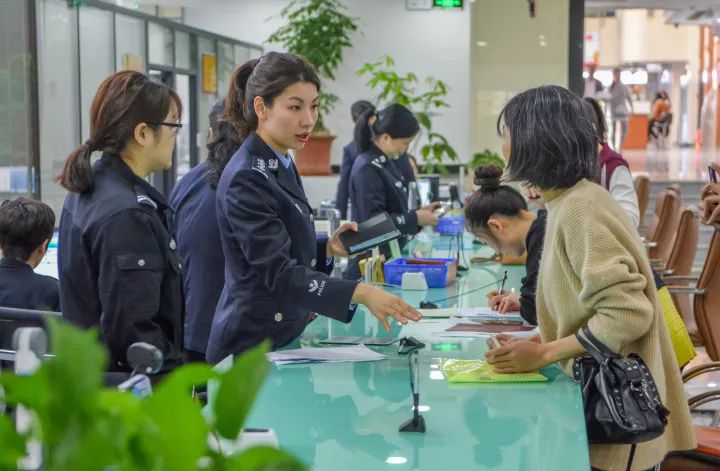 泽字男宝宝名字大全洋气2022,男孩名字叫梓涵