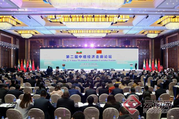 不负韶华并肩奋进,不负韶华只争朝夕砥砺前行踏征程