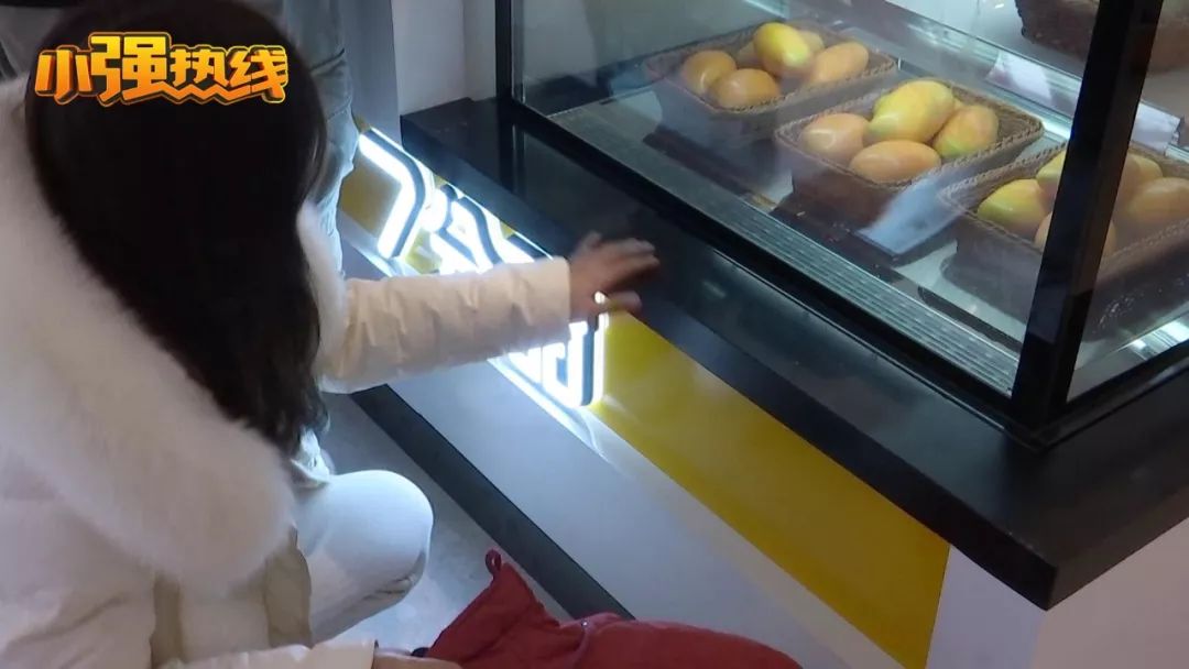 妈妈买奶茶时闻到一股焦味,妈妈买奶茶闻到烧焦味