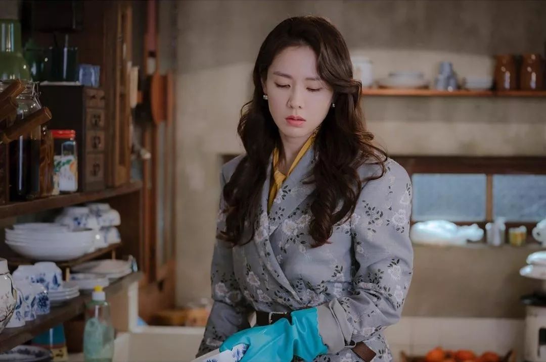 孙艺珍穿的真丝裙子,玄彬孙艺珍协商服装