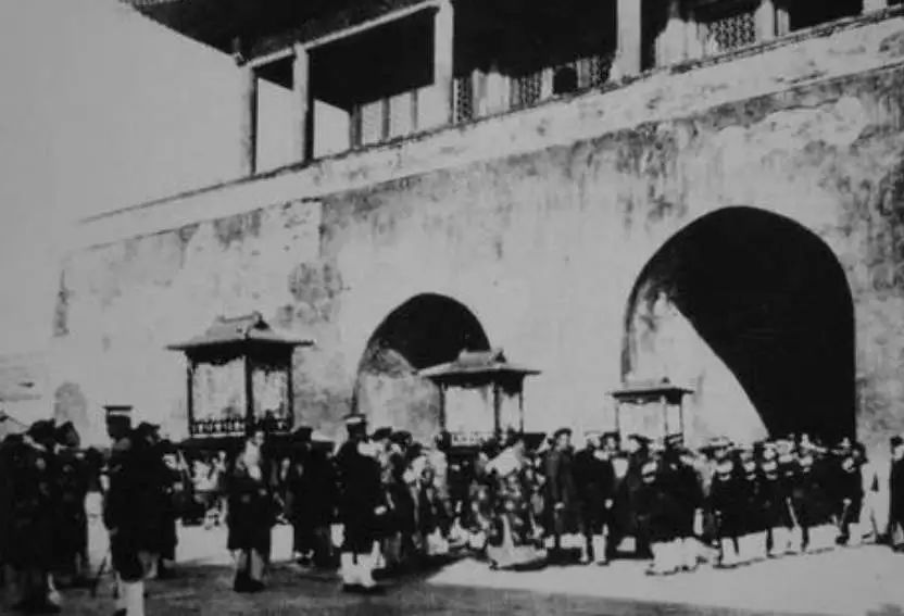 季剑青：民国初年清室古物的处置与保存