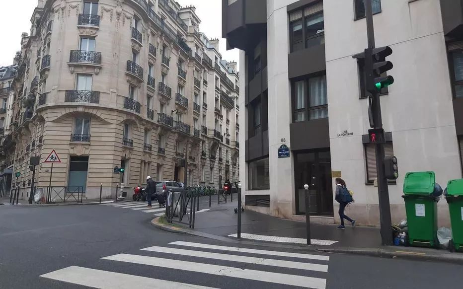 9 岁女童被奔驰车撞死 (一岁女童被司机撞倒导致不治死亡)