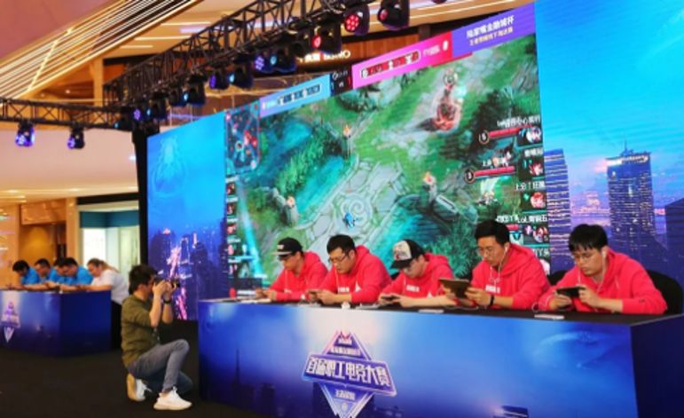 陆家嘴金融中心事件,陆家嘴金融湾最新消息