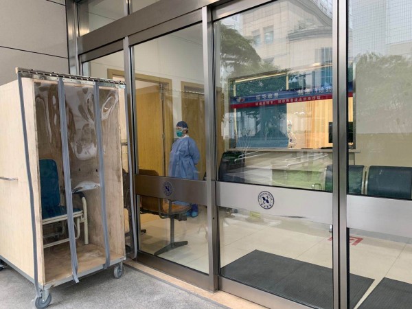 除夕,这里也在打仗!新华医院发热门诊一下午接诊10位武汉停留者