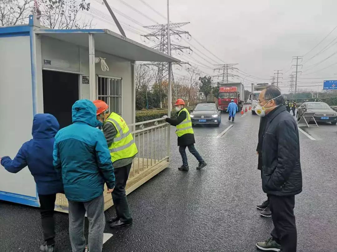 神速！20处临检板房连夜竣工暖心！“辛苦指数”换检疫人员“安心指数”