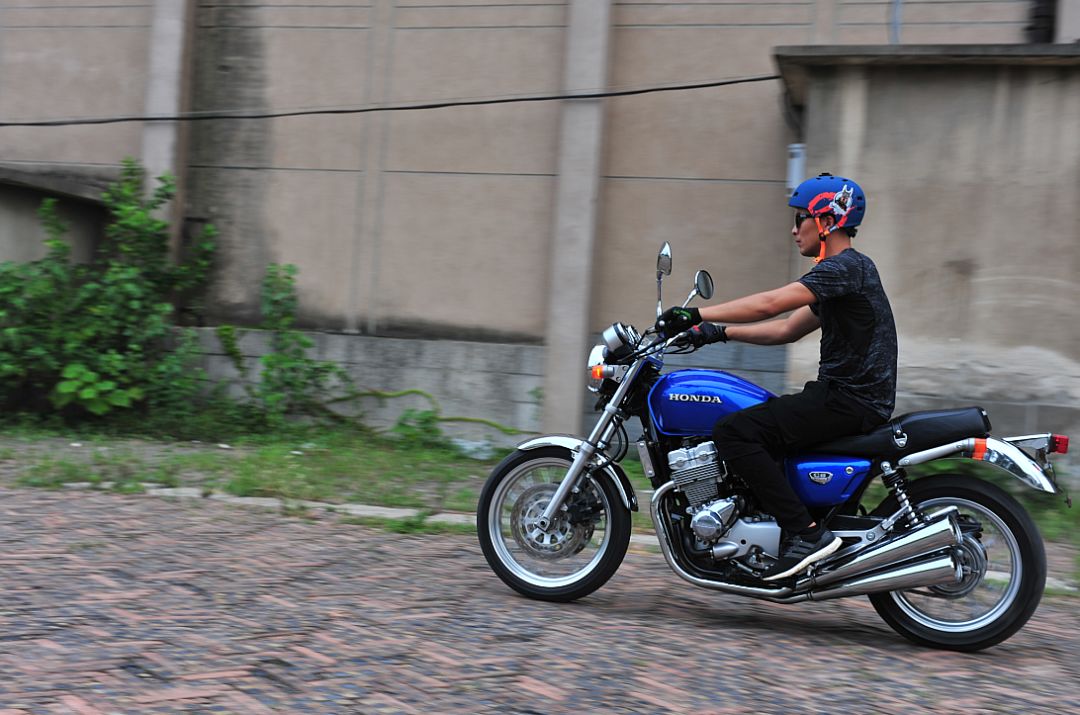 本田cb4002018款试驾,2024款本田cb400试驾