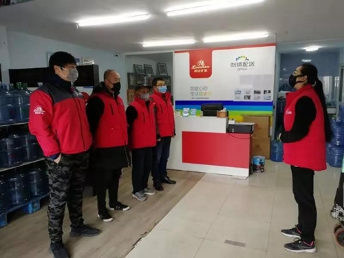 小企业大民生崂矿刺猬网履行国企承诺全力保障岛城市民桶装用水安全