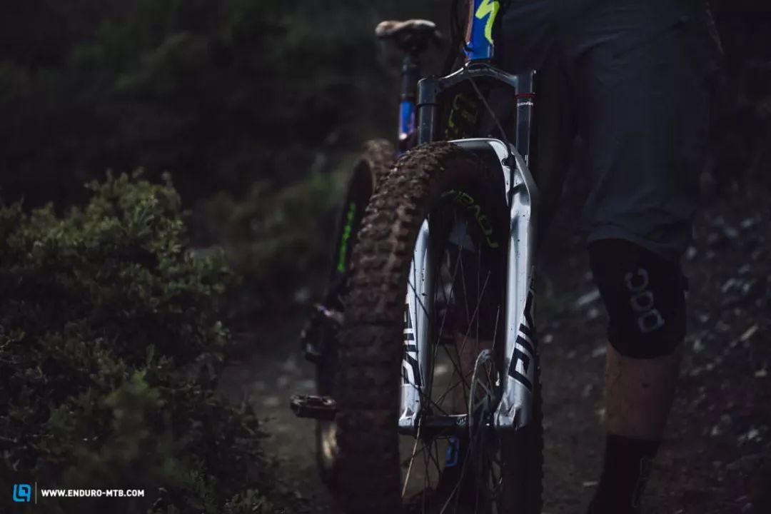 压岁钱山地车升级教程,山地车前叉升级