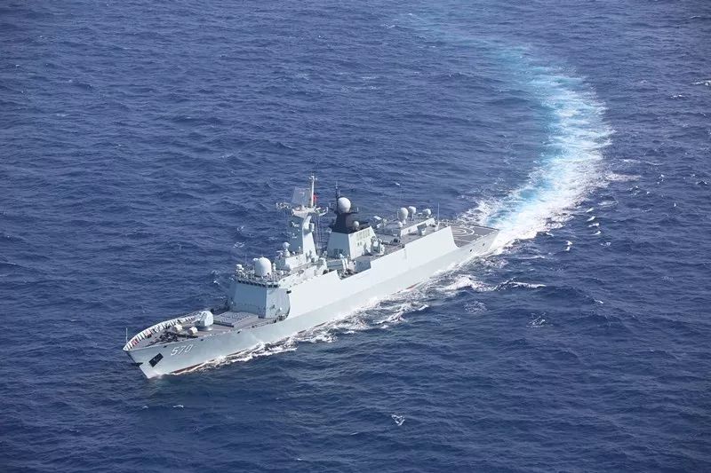 万里海疆战鼓擂，新春佳节练兵忙