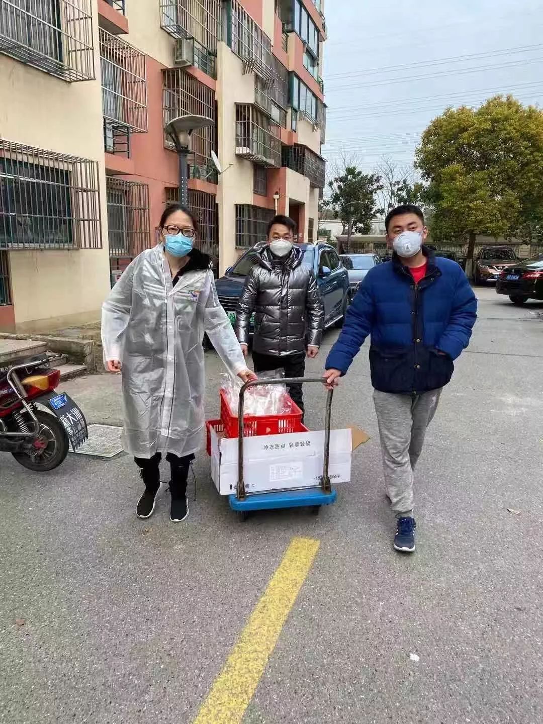 “帕芙丽要冷冻”，“我家有平板车”……这里有一股股暖流