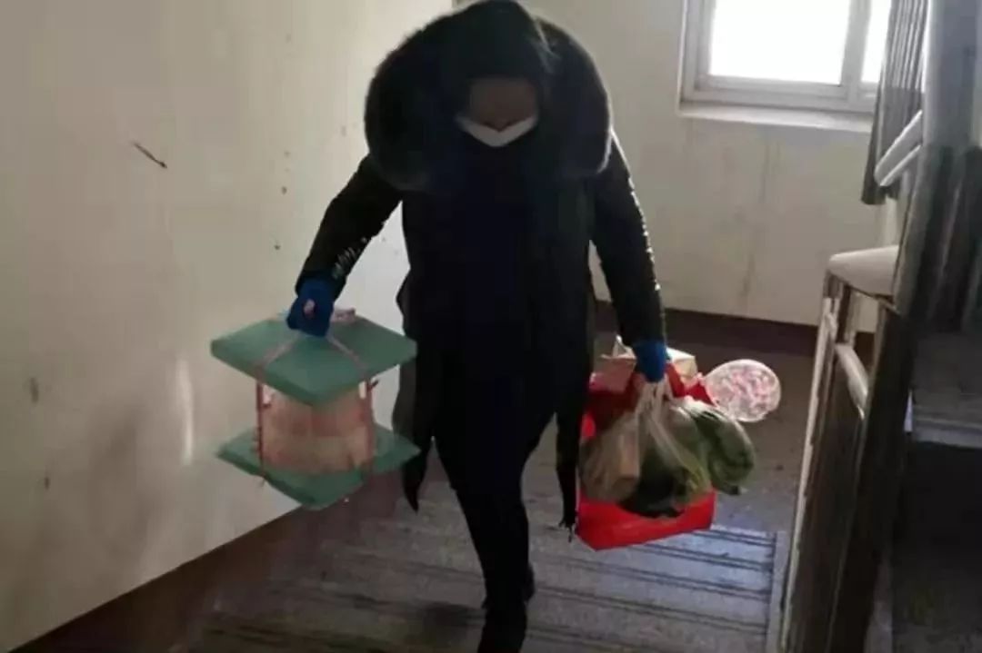 刚刚！湖北来潍在家隔离的他，意外收到一个小猪佩奇