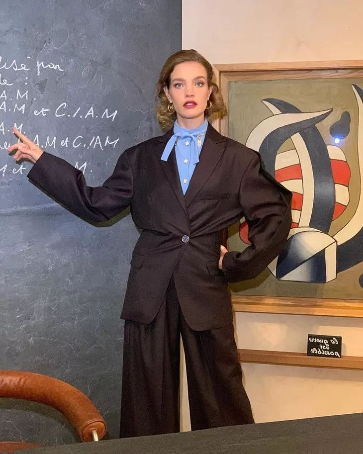 时髦办|18岁的Kaia怀孕了？？？其实LV太子妃也是19岁当妈妈的