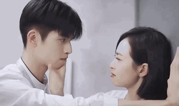 宋威龙姐弟恋照,宋威龙14岁旧照