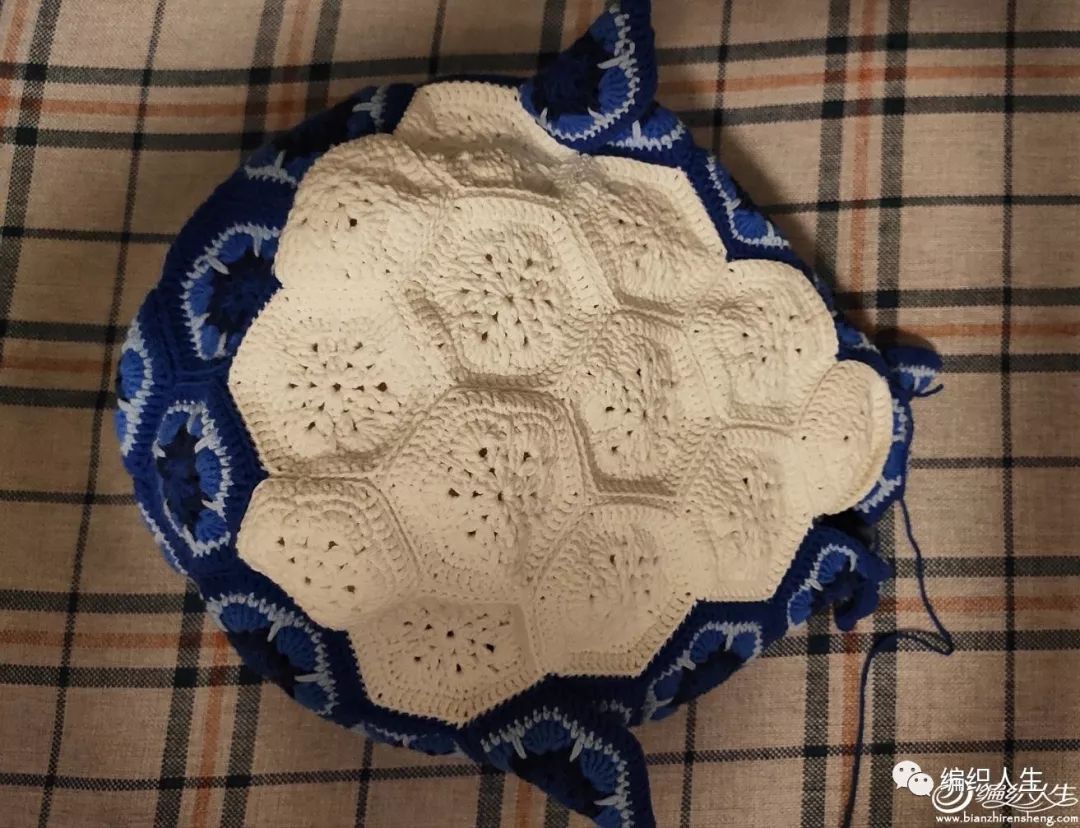 新手也能学会！毛线编织钩针非洲菊拼花鲸鱼（附图解）