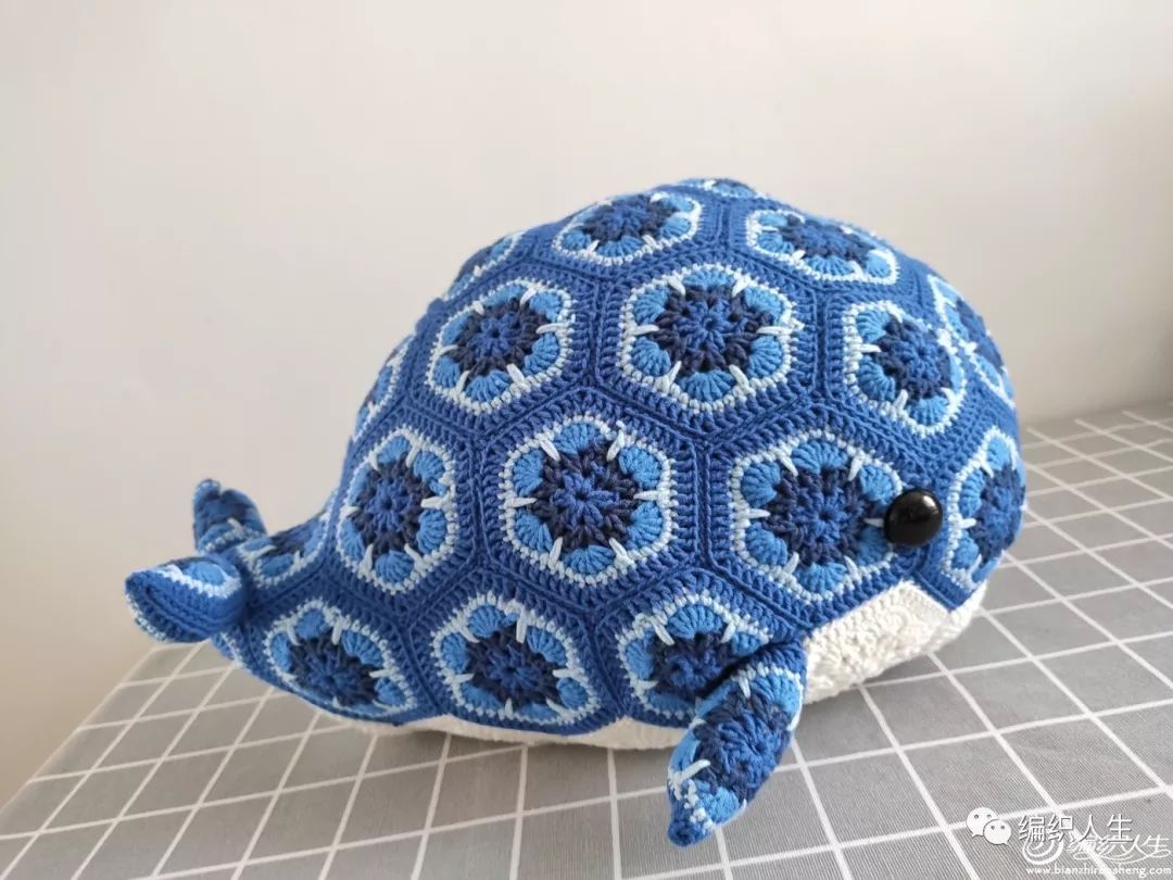 新手也能学会！毛线编织钩针非洲菊拼花鲸鱼（附图解）