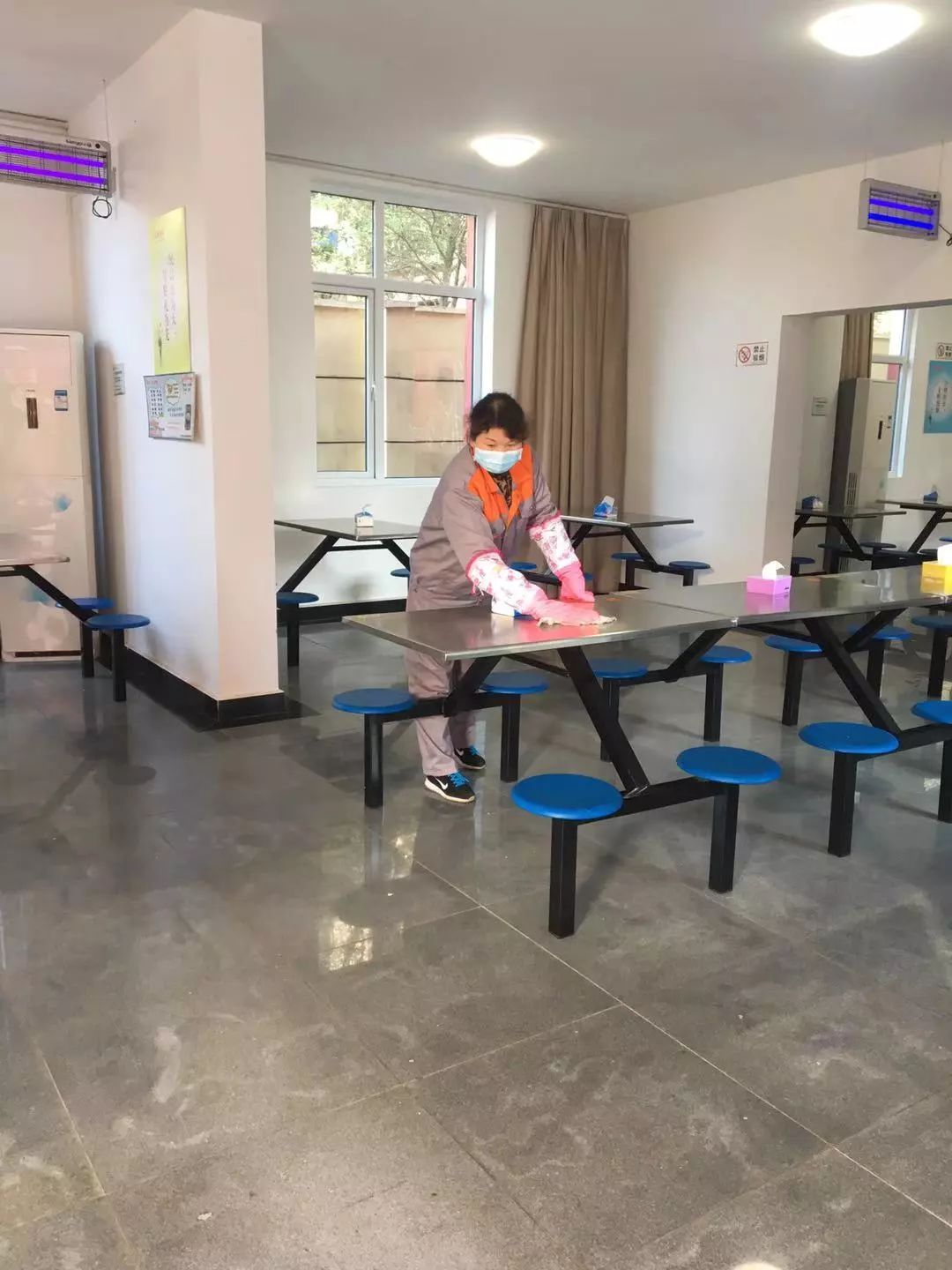 天津医疗队员致敬暖心的武汉市民,致敬天津抗疫一线的工作者视频