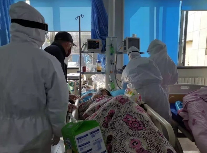 那位在电话里崩溃咆哮的医生到底经历了什么?