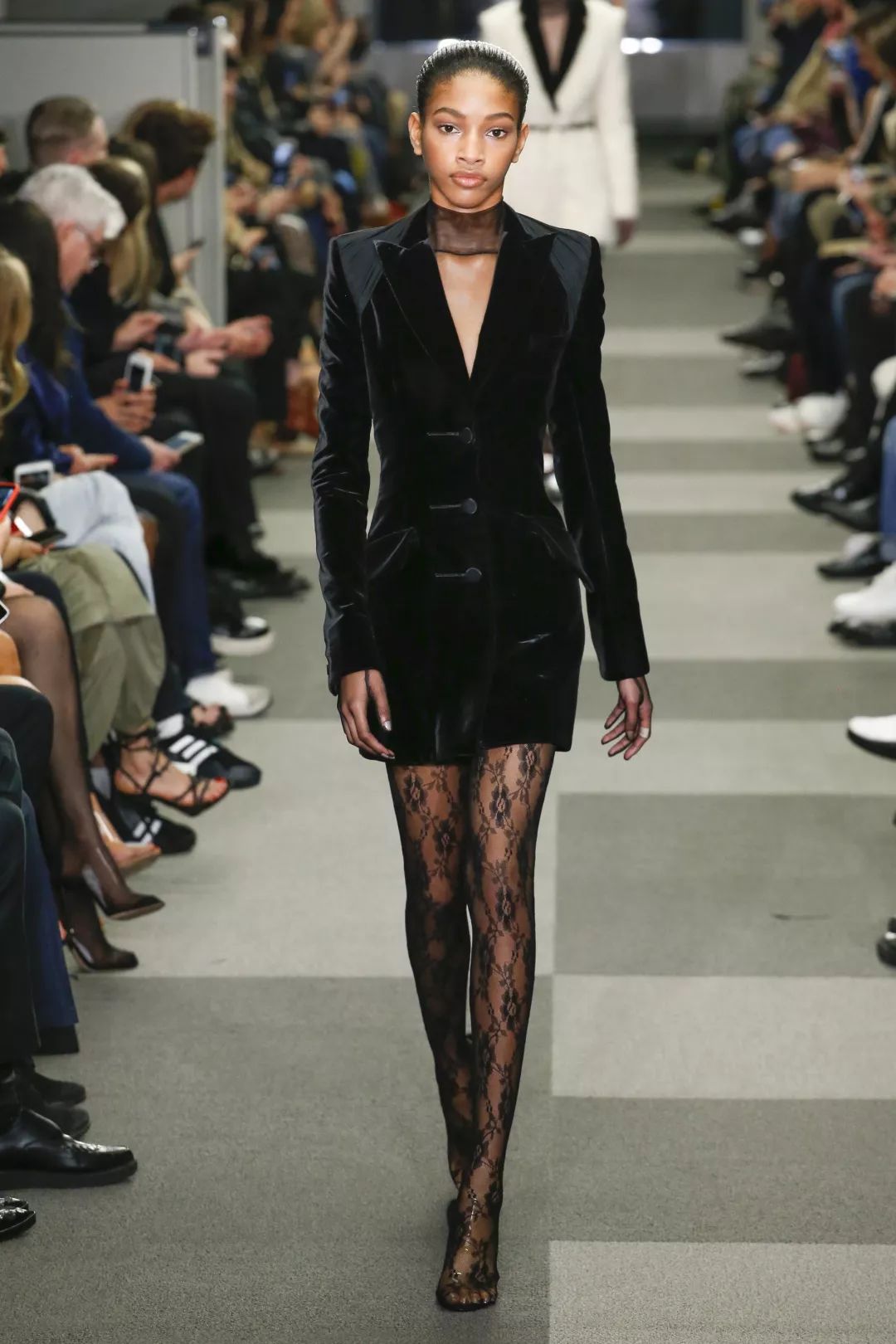 宋威龙姐弟恋照,宋威龙14岁旧照