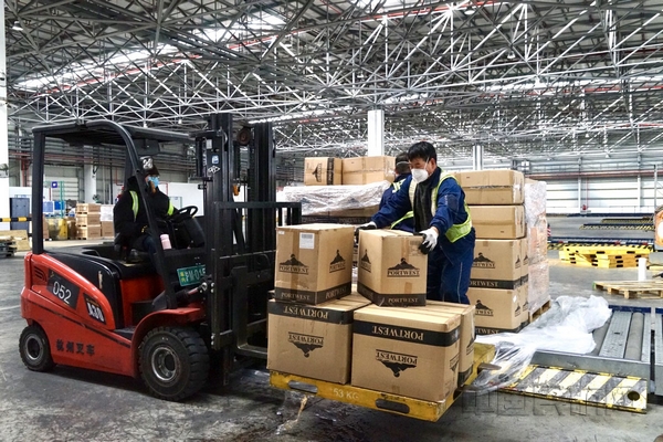 防护服20万件,东航荷兰飞上海