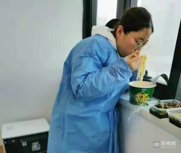 暖心!滨州市人民医院领导慰问援鄂英雄家人