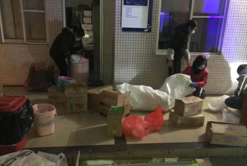 温情代购，深夜保障！南沙基层“逆行者”的身影，超暖