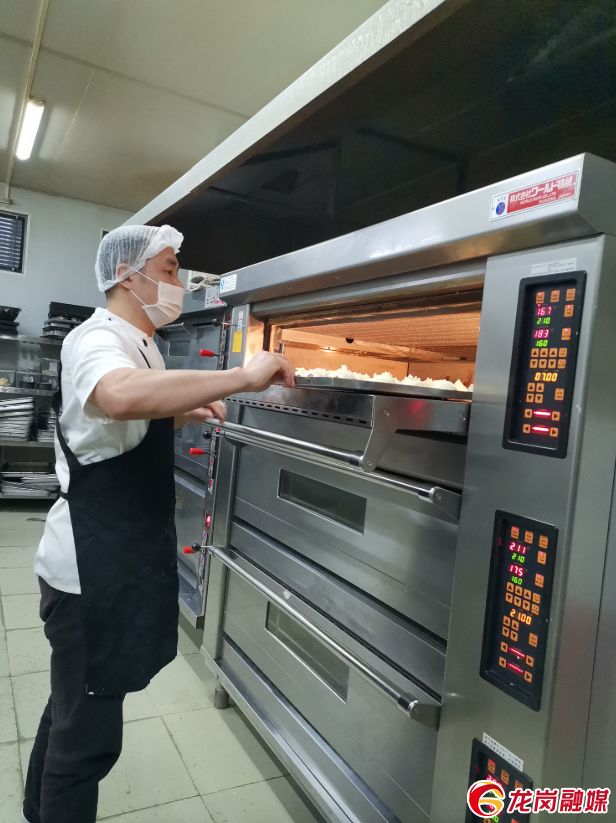 疫情期间的感动瞬间视频,深圳疫情暖心画面